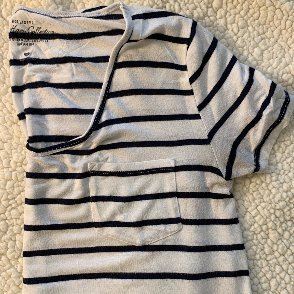 Hollister Must Have Collection Shirt